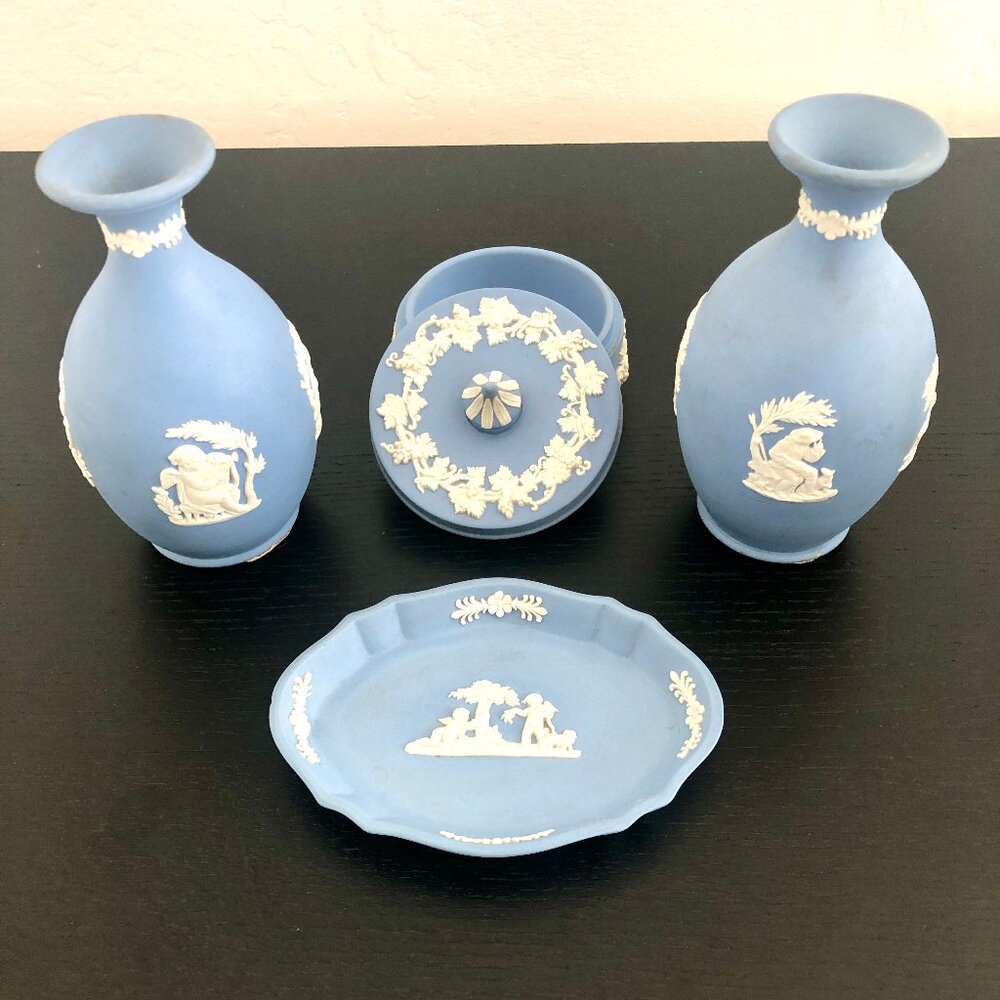 Wedgewood Jasperware 4 Piece Vanity Set
